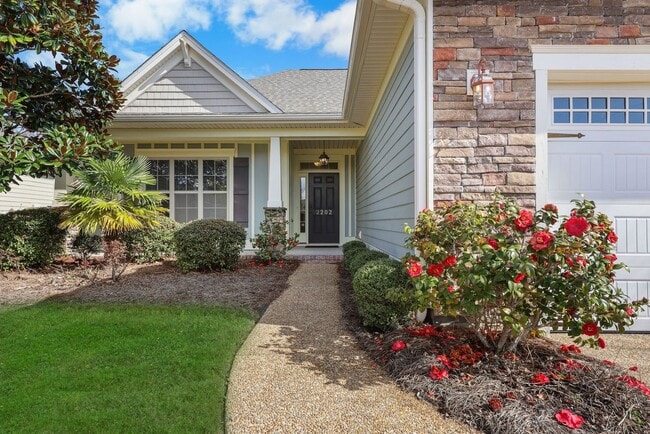 Photo - ~ COMPASS POINTE ~