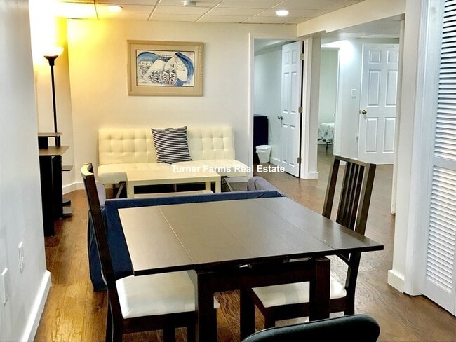 Building Photo - 17 Sunset St Unit 1