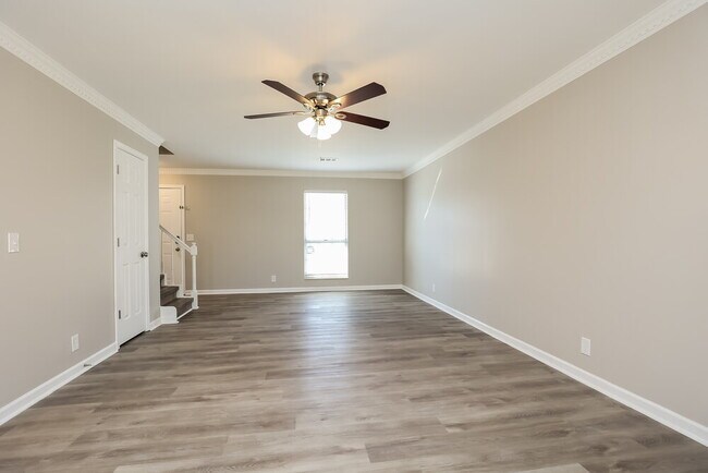 Photo - 812 Dresden Ct