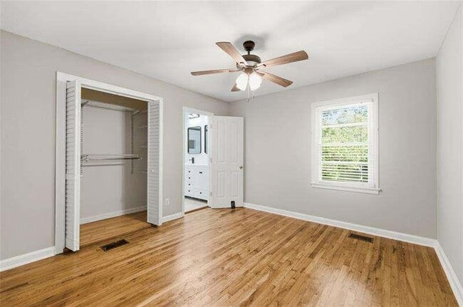 Photo - 1003 Valley Dr