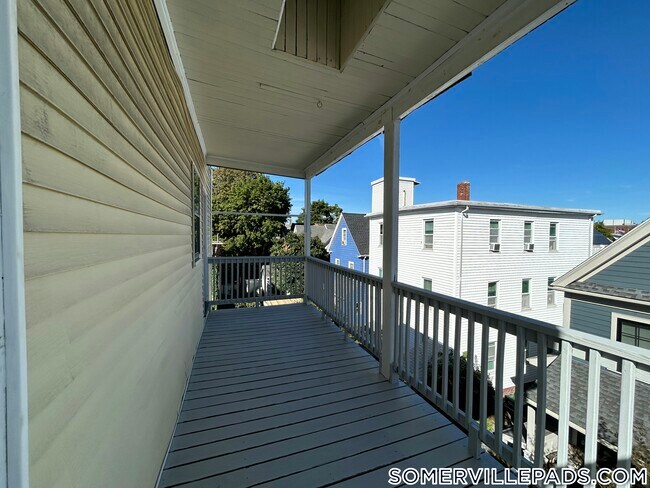 18 Perry St Unit 3