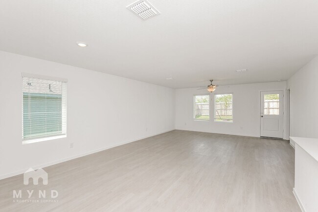 Photo - 2748 Mistwood Dr