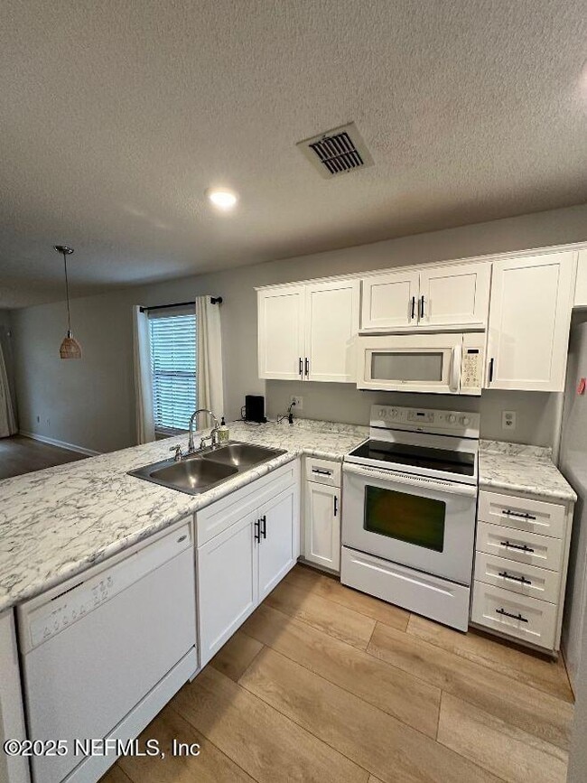 Photo - 2091 Gail Ave