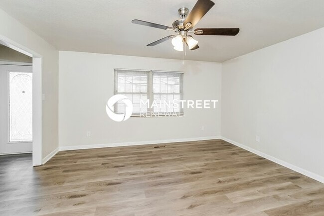 Photo - 4 Bedroom Pet-Friendly Home in SEYMOUR, TN with Main Street Renewal