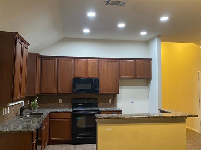 Photo - 320 Springtree St