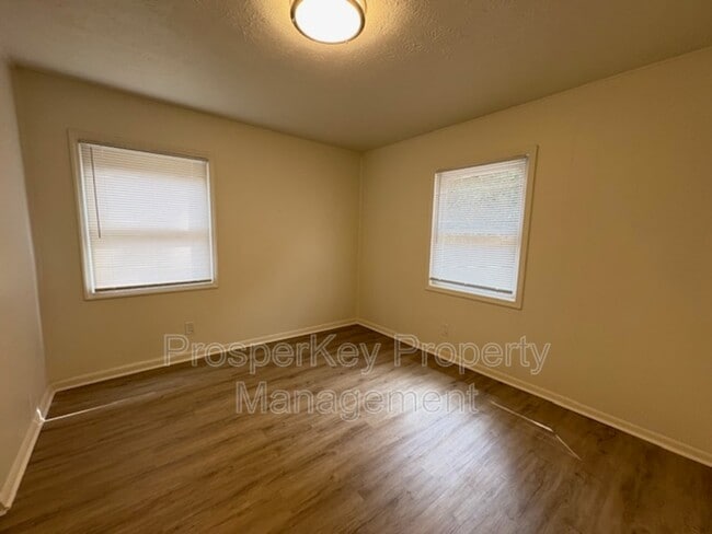 Photo - 5205 Cochran Ave
