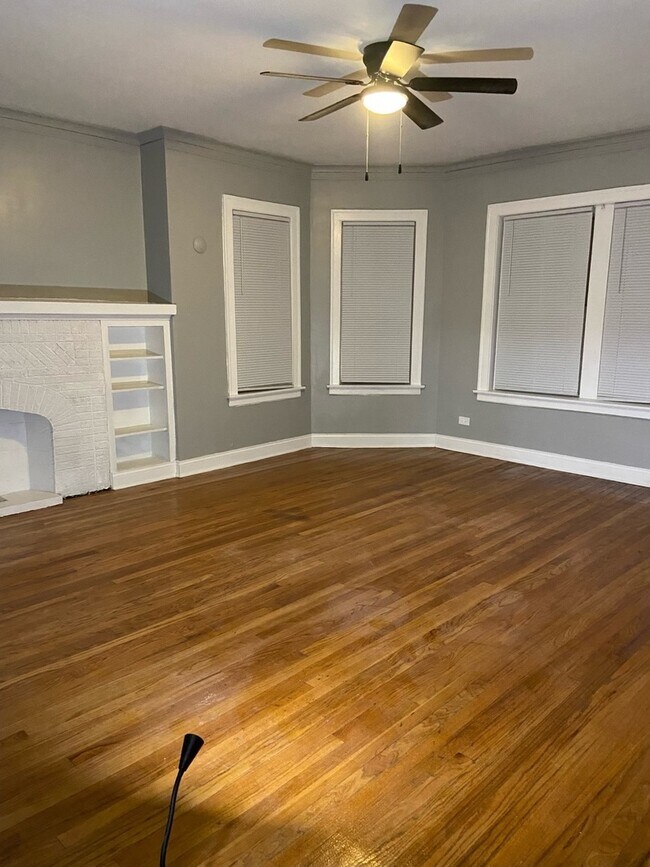 Photo - 6840 S Calumet Ave