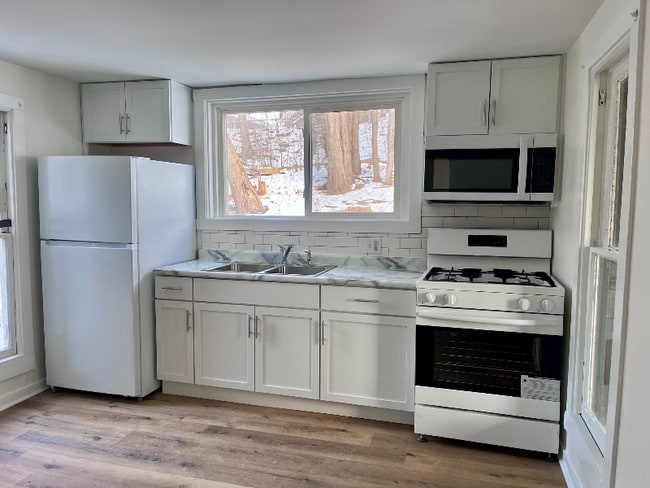 Photo - 393 Wellington Ave Unidad 2