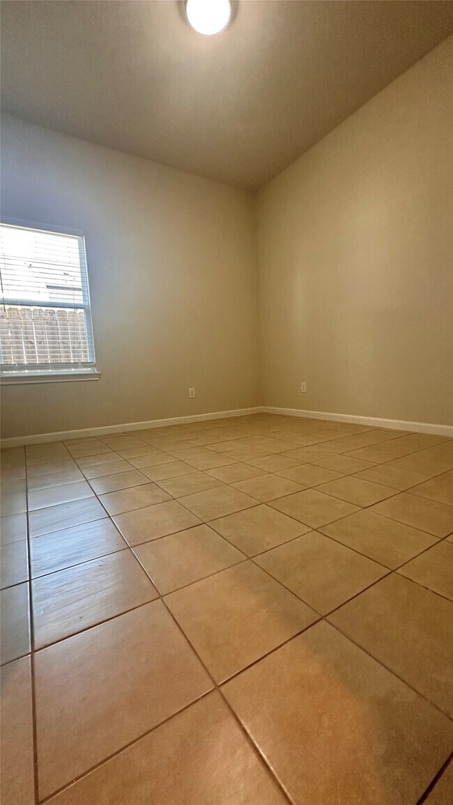 Photo - 8310 Williamsdell St