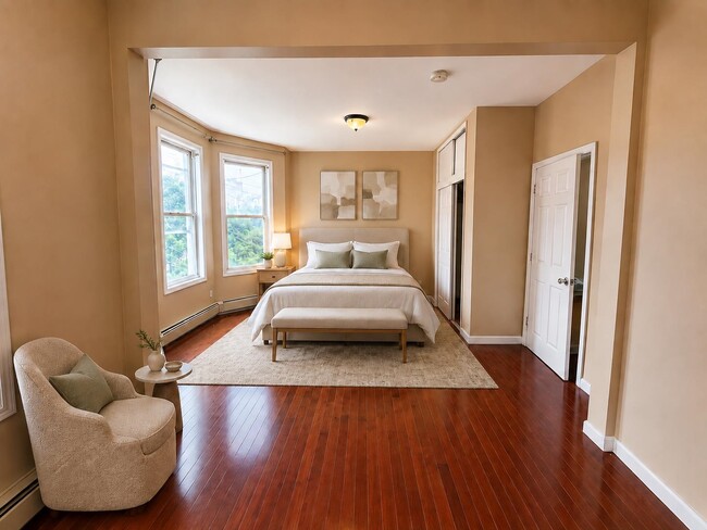 Building Photo - 804 27th St Unit 2