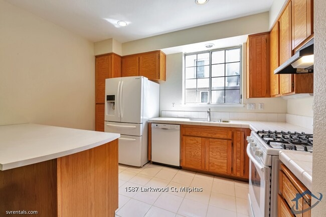 Photo - 1587 Larkwood Ct
