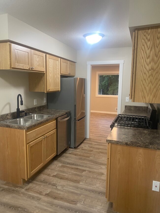 Photo - 15468 Pennock Ln