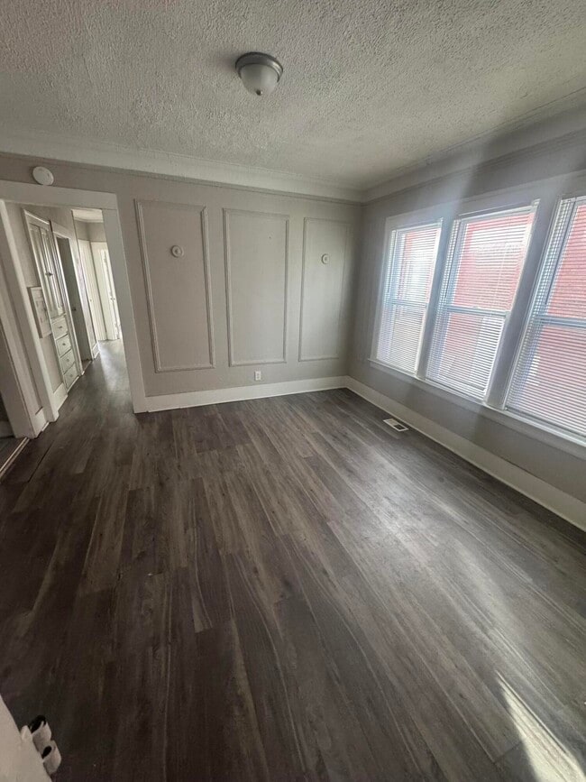 Photo - 2927 Calvert Ave