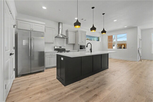 Photo - 602 N 6th St