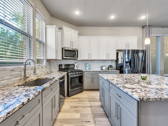 Photo - 18324 Parkview Point Dr