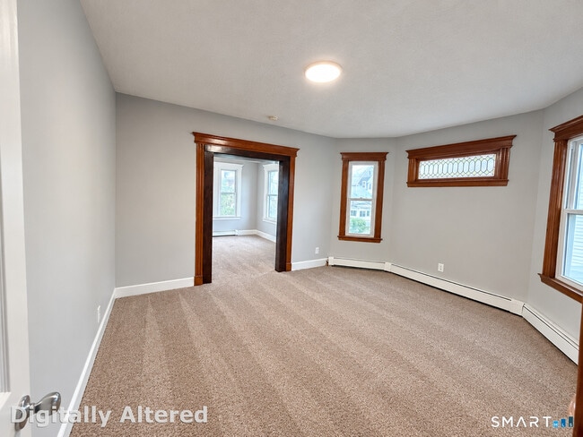 157 Adelaide St Unit 2