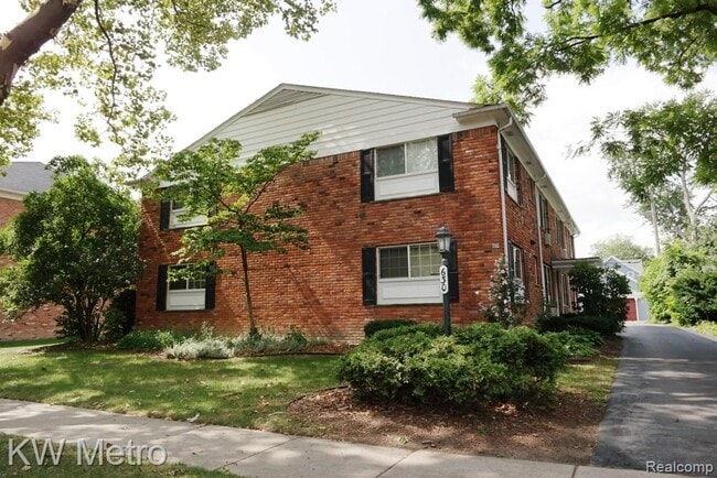 Building Photo - 630 Ann St Unit 8