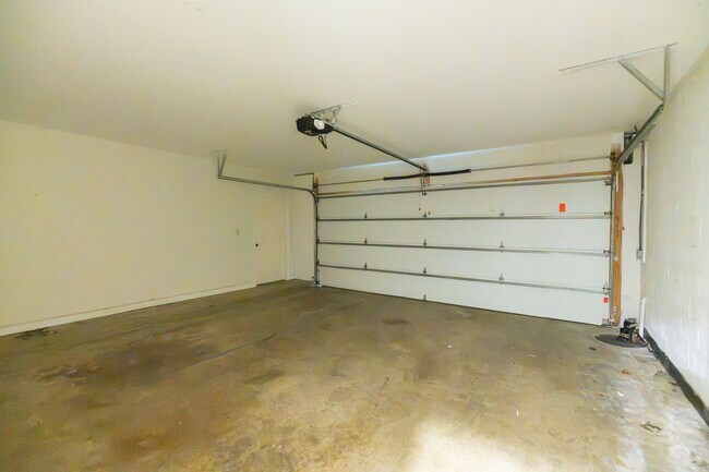 Photo - Spacious 3100 sq ft 3 bedroom 2.5 bath home on over 1.5 acres in Oak Ridge NC w/2 car garage