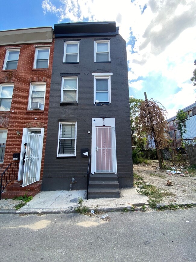 Photo - 1725 Lemon St-