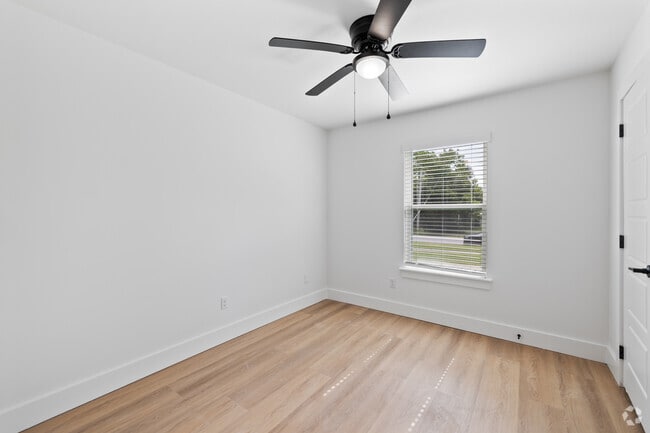 C1 3BR, 2BA - 1,083SF - Third Bedroom