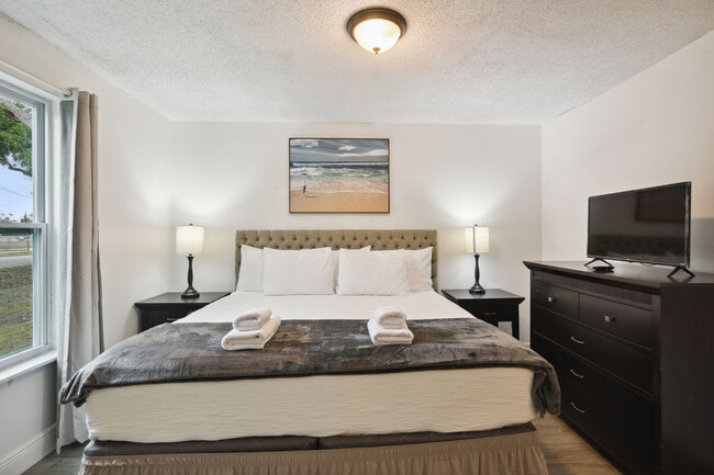 Photo - 1024 Manor Dr