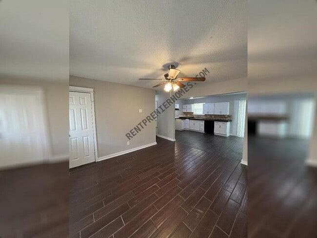 Photo - 124 Karen Cove