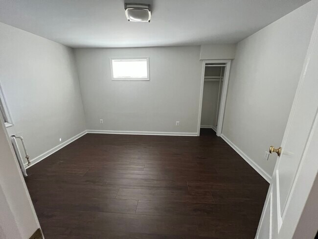 master bedroom - 1700 Dewitt Ave Unit 1