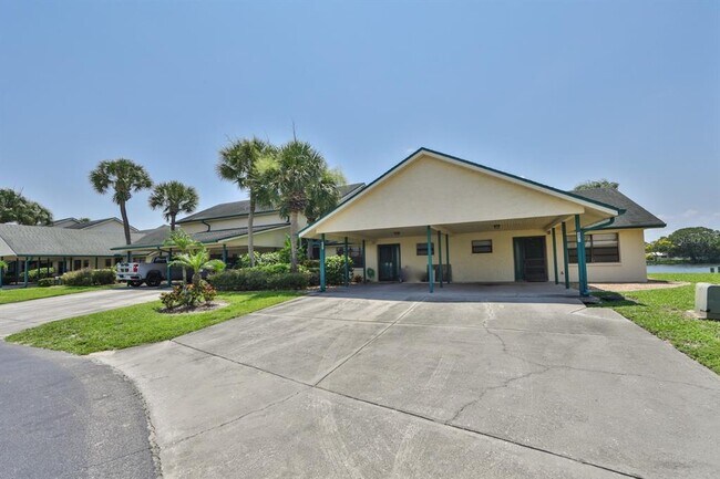 Photo - 652 Yardarm Dr