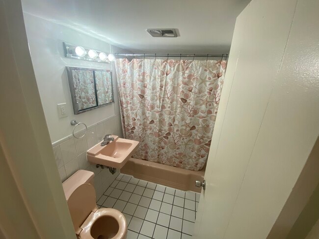 Photo - 1105 Lexington St Unit 2-9