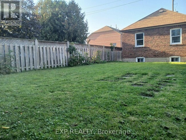 Photo - 861 Cosburn Ave.