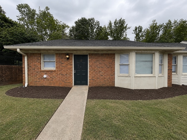 NOW LEASING FOR AUGUST OR JULY 2026! 1/2 DEPOSIT SPECIAL - NOW LEASING FOR AUGUST OR JULY 2026! 1/2 DEPOSIT SPECIAL