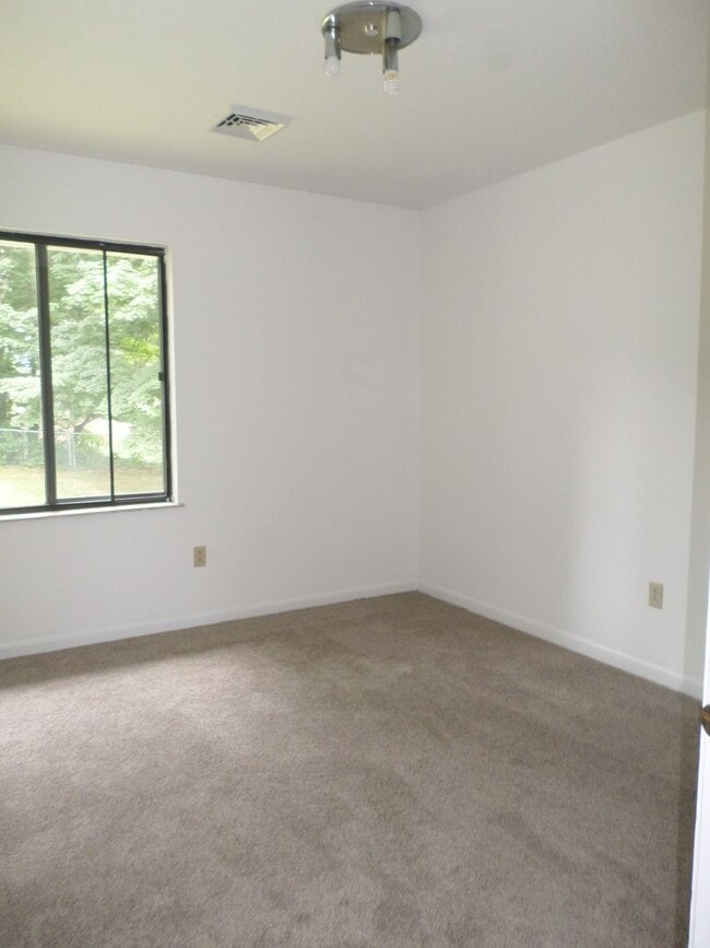 Photo - 913 Toms Creek Rd
