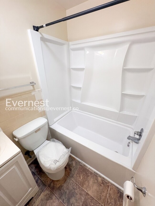 Photo - 2 Bed & 1.5 Bath Townhouse in Colonial Heights / Available Soon!