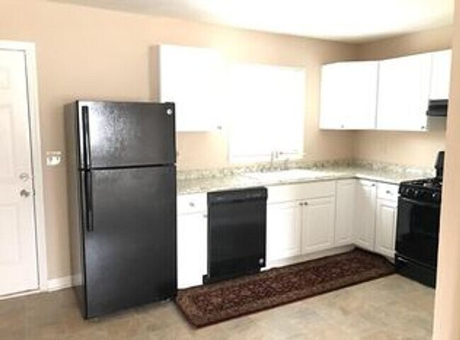 Photo - Crescent Apartments