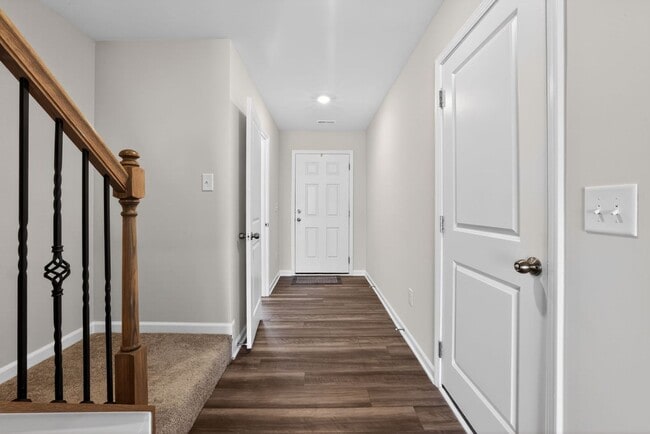 Photo - 1406 Cattleman Acres Dr