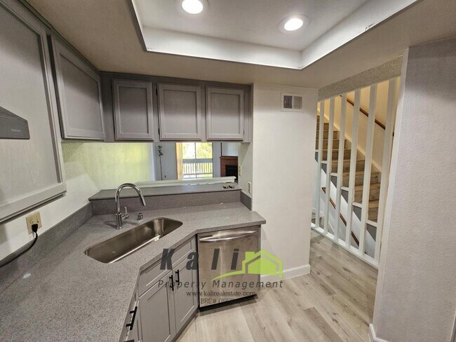 Photo - 3926 60th St