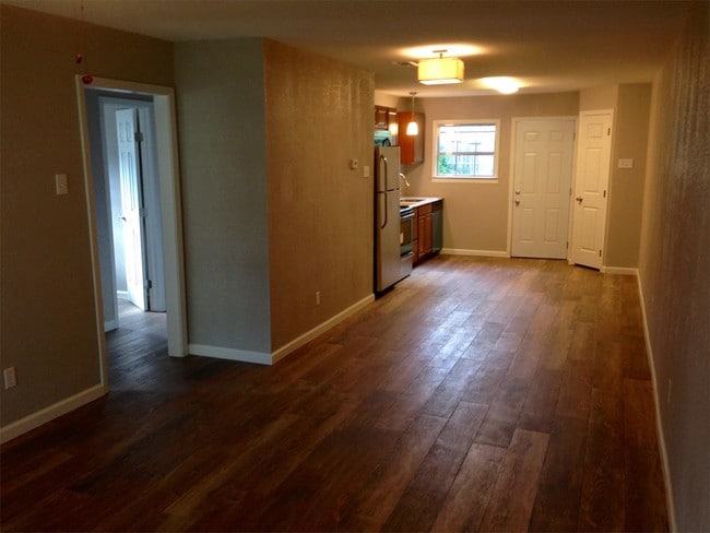 Building Photo - 1705 Poage Ave