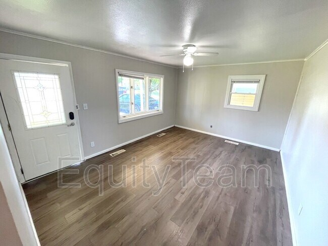 Photo - 4177 Saylor St