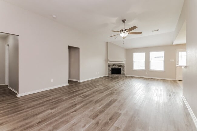 Photo - 708 Mackenzi Dr