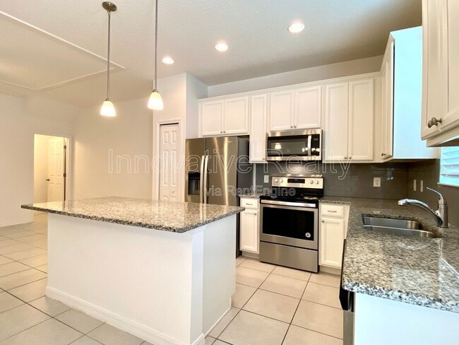 Photo - 6898 Tussilago Way