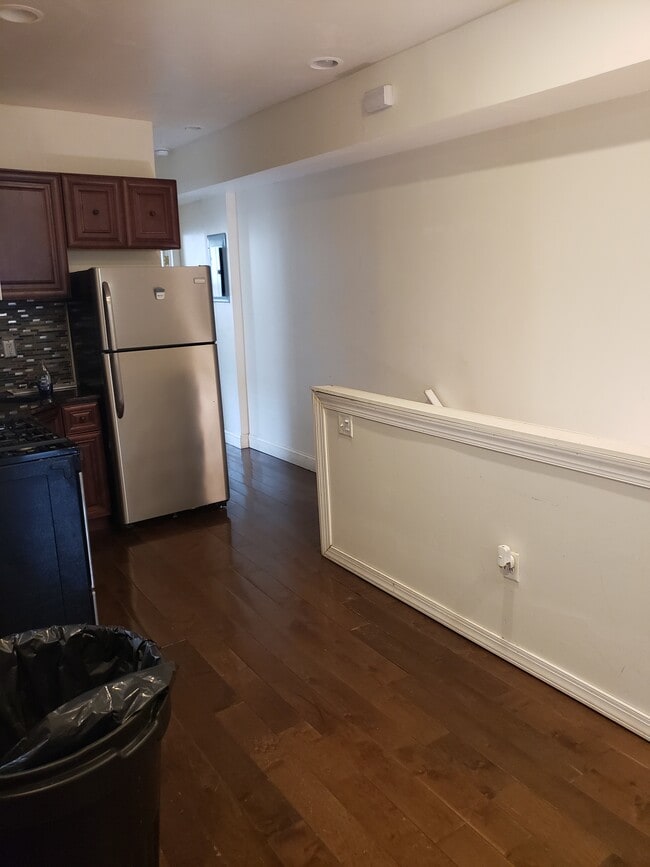 Building Photo - 2620 N 18th St Unit 2nd fl Rental