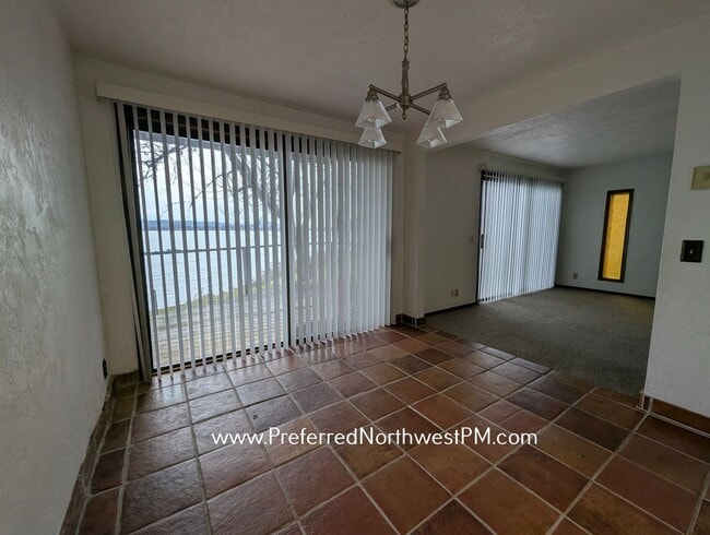 Photo - Lake Front Townhouse in Lowell OR