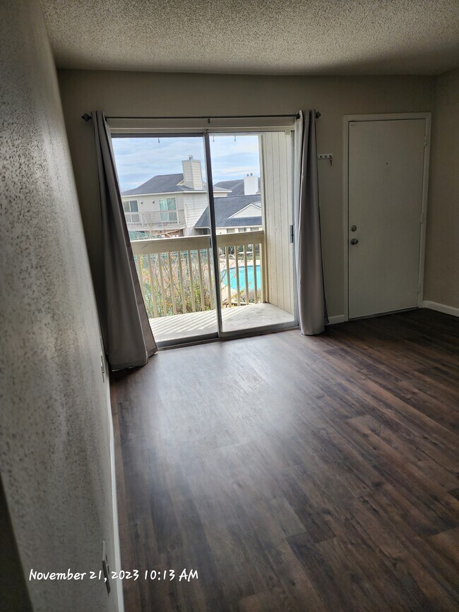 Patio Deck/Storage - 3919 Fairmont Pky Unit 198