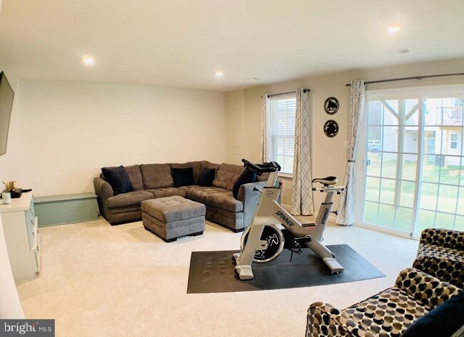 Photo - 408 Streamview Dr