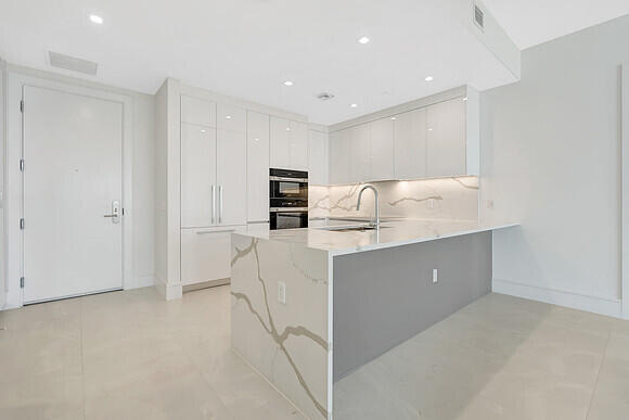 220 Lake Shore Dr Unit 2105