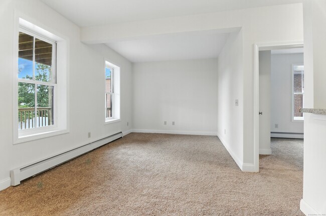 Photo - 45 Squire St