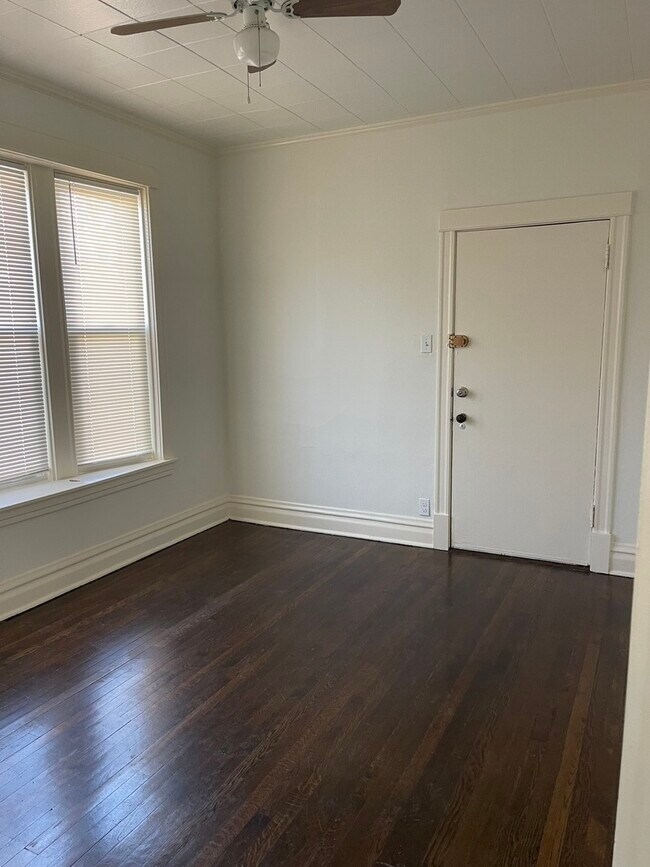 Photo - 3707 W Augusta Blvd Unidad 1R