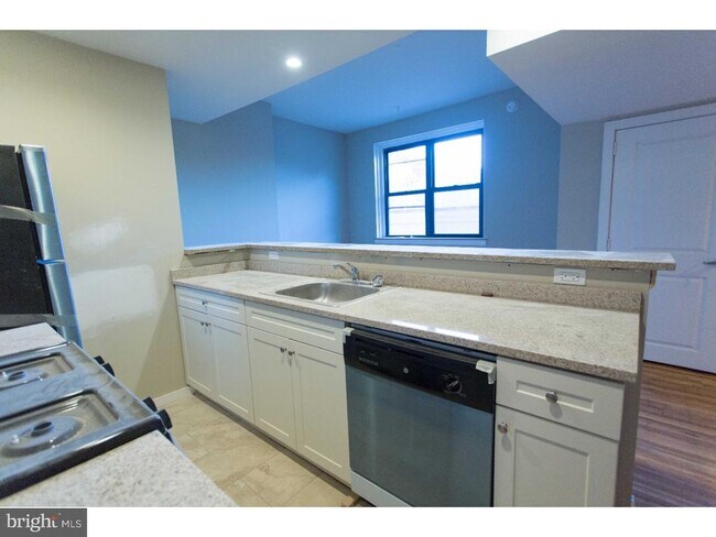 Photo - 413 S 11th St Unit 2