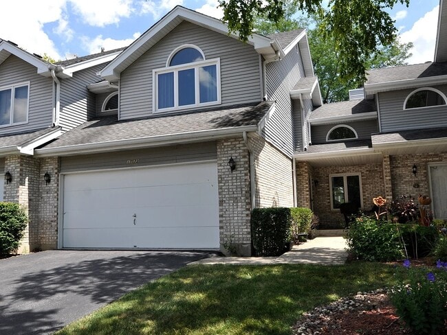 Building Photo - 17573 Pheasant Dr Rental