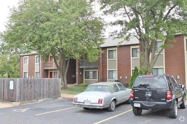 Building Photo - Maryville Gardens III